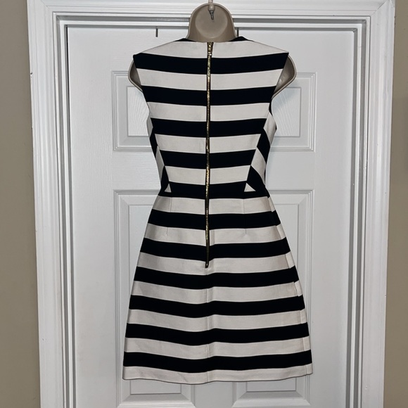 Miss Selfidge Sleeveless Dress with Pockets. Black and White Striped. Size 4. - Picture 2 of 12